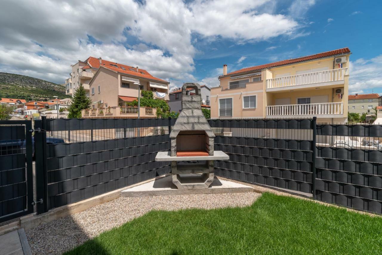 Apartment Ferias Трогир Экстерьер фото