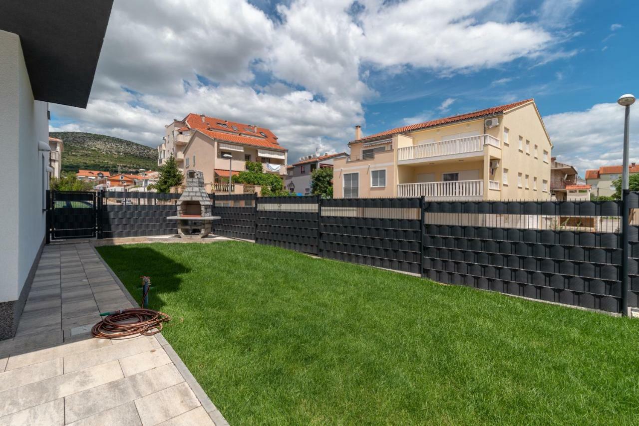 Apartment Ferias Трогир Экстерьер фото